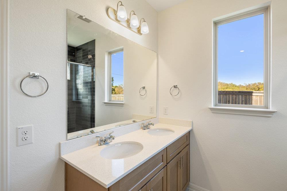 13108 Ditka DR