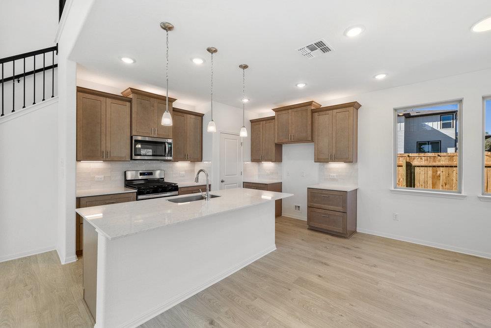 13108 Ditka DR