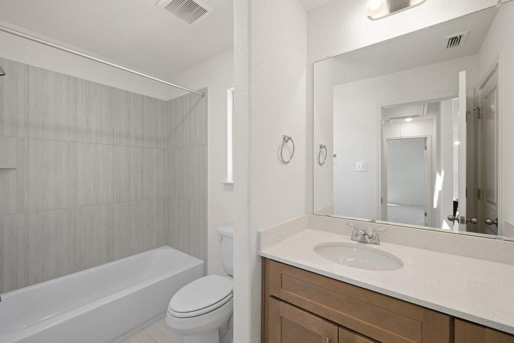 13108 Ditka DR