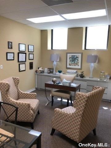 144 Woodbury Road Unit: LOWER