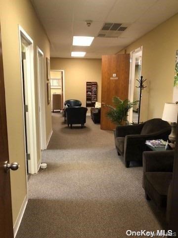 144 Woodbury Road Unit: LOWER