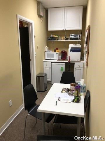 144 Woodbury Road Unit: LOWER