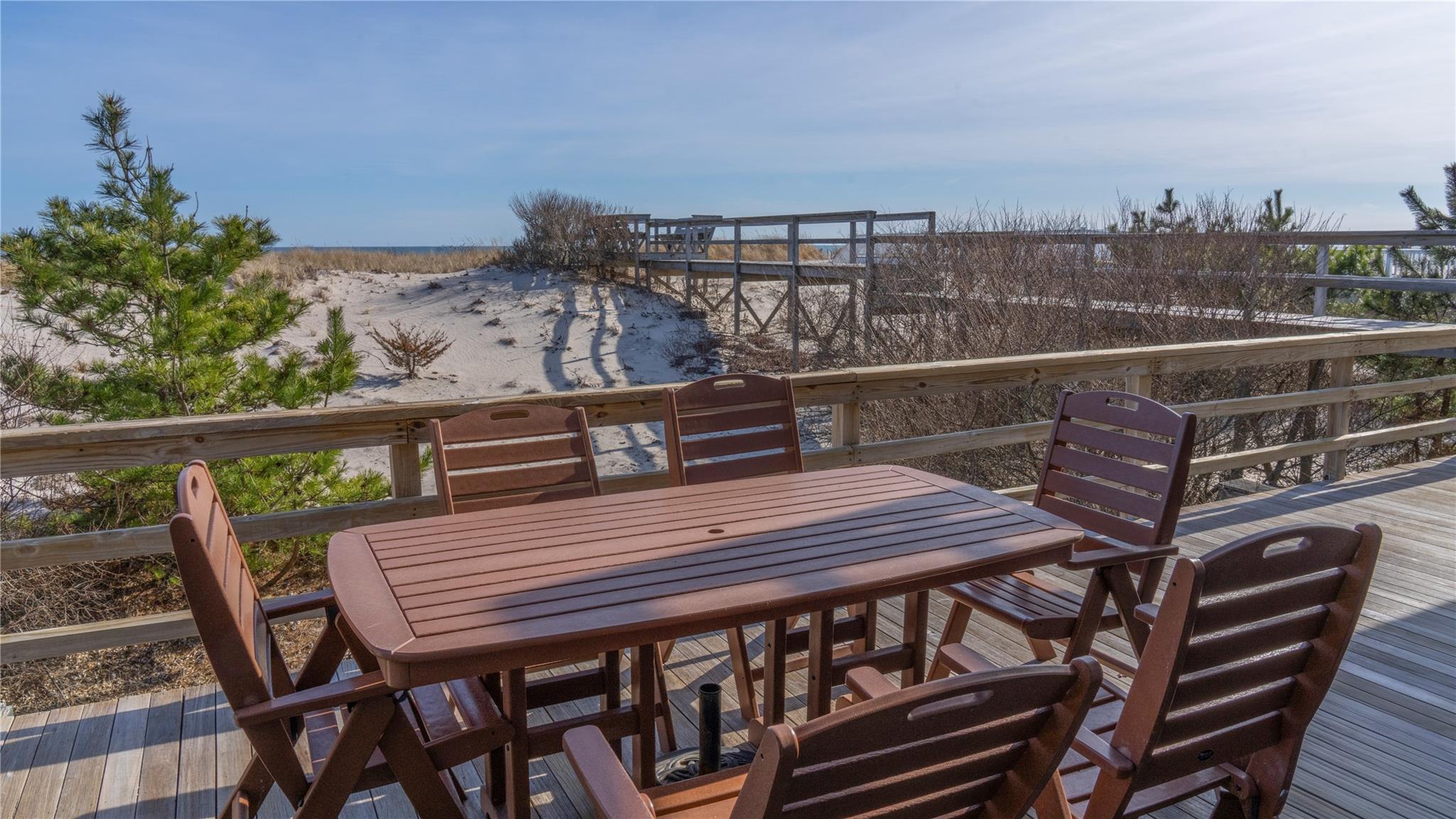 825 Dune Road