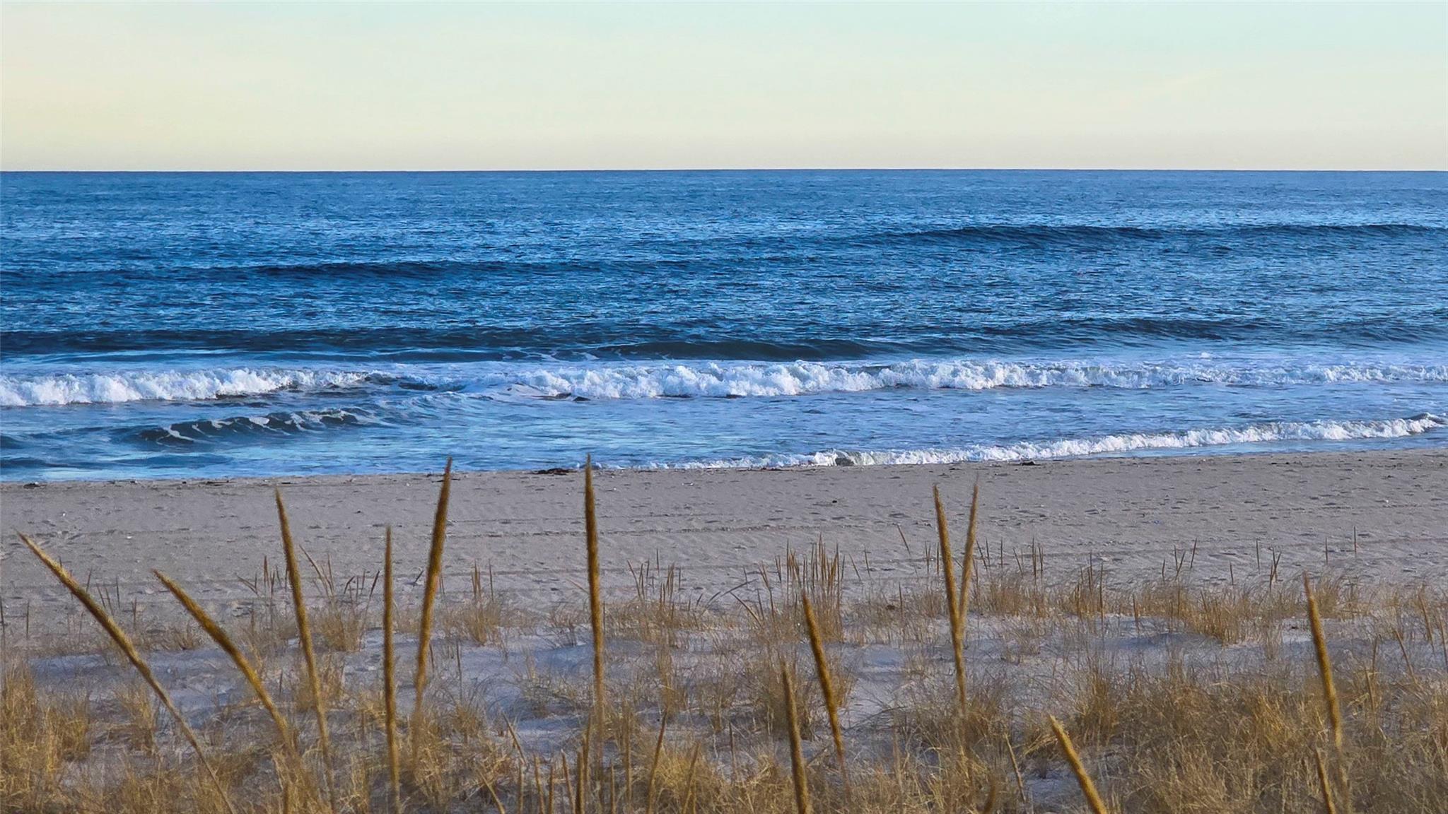 825 Dune Road