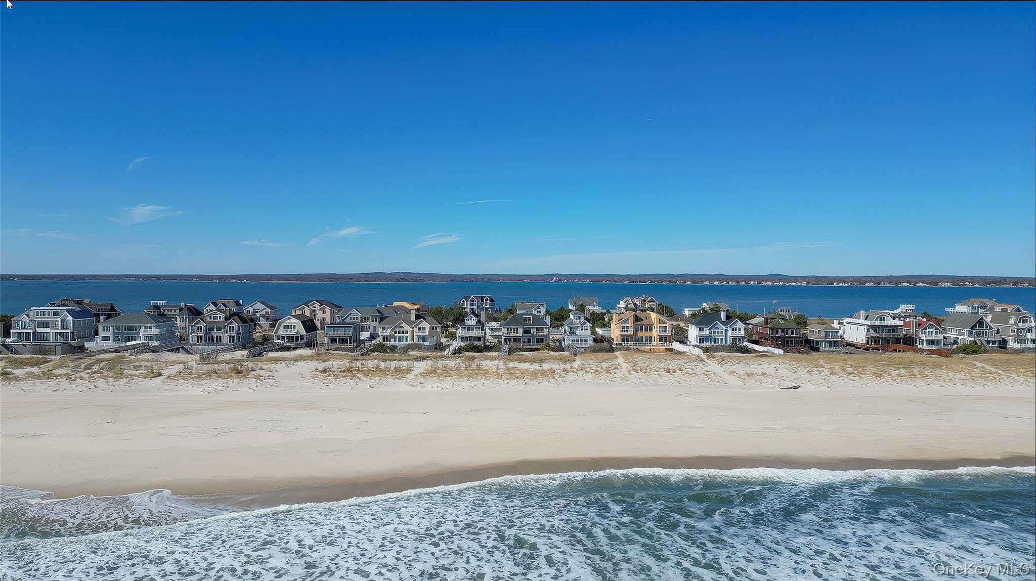 825 Dune Road