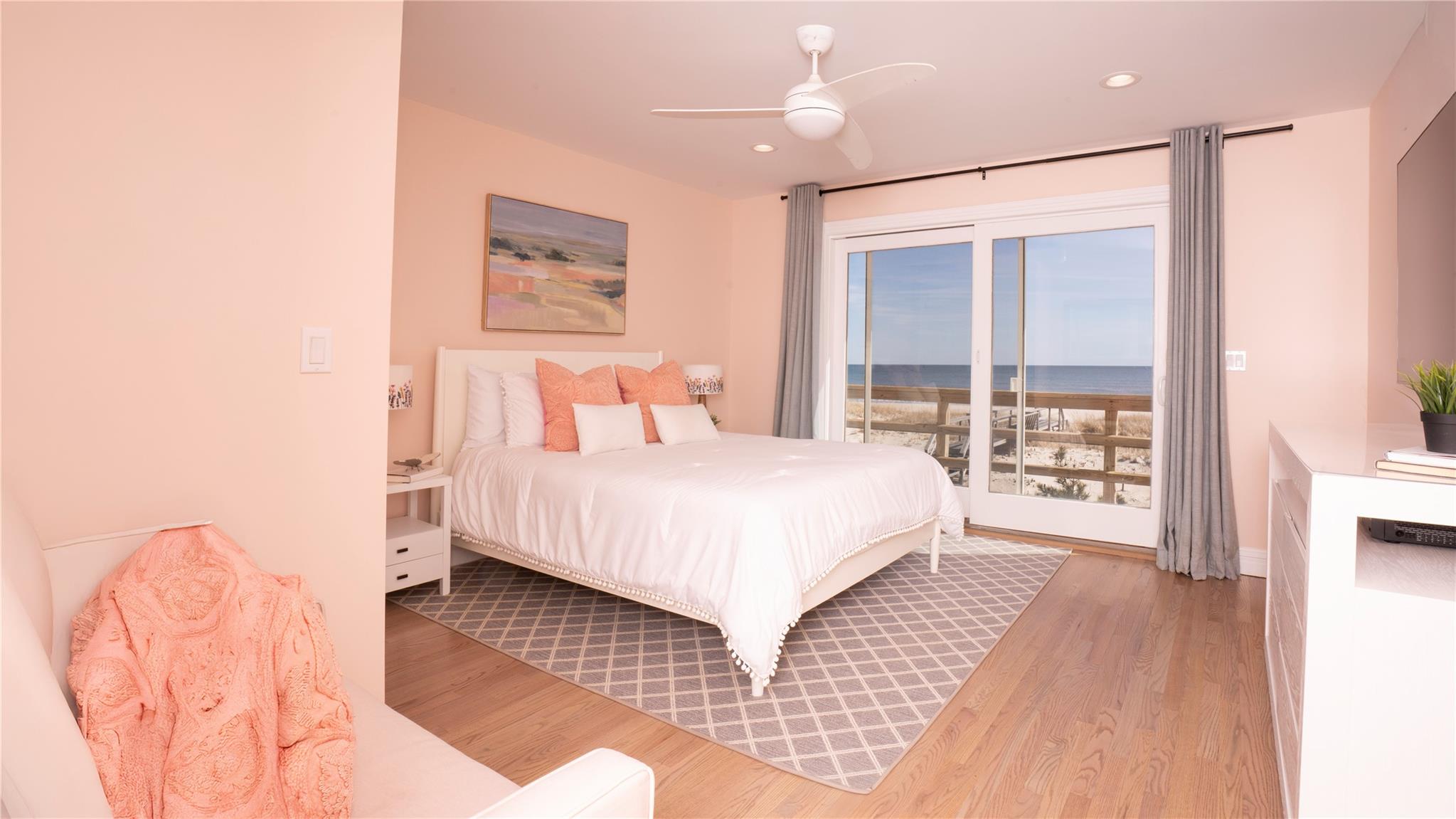 825 Dune Road