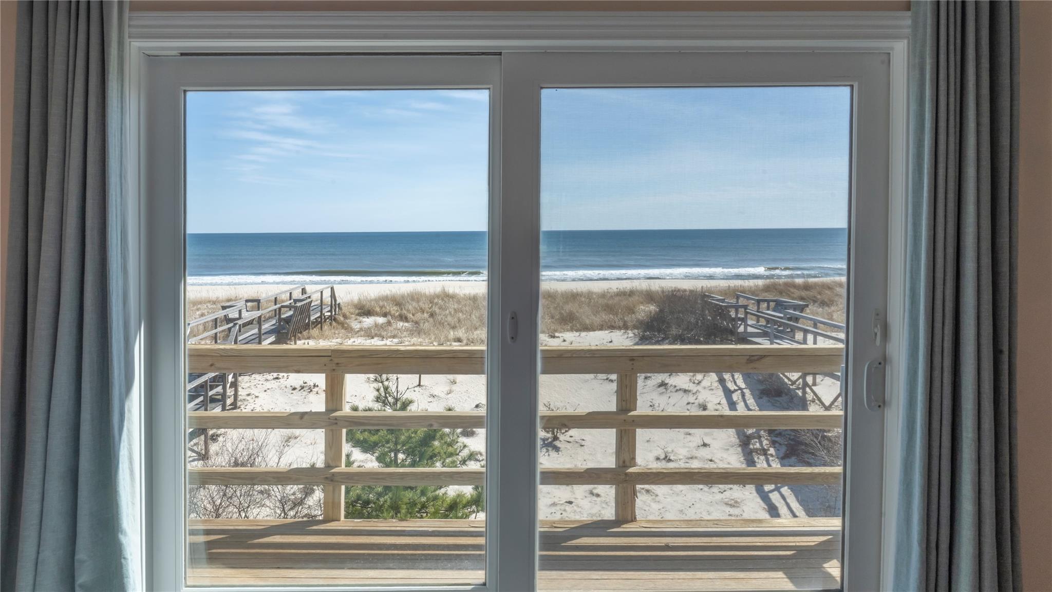 825 Dune Road