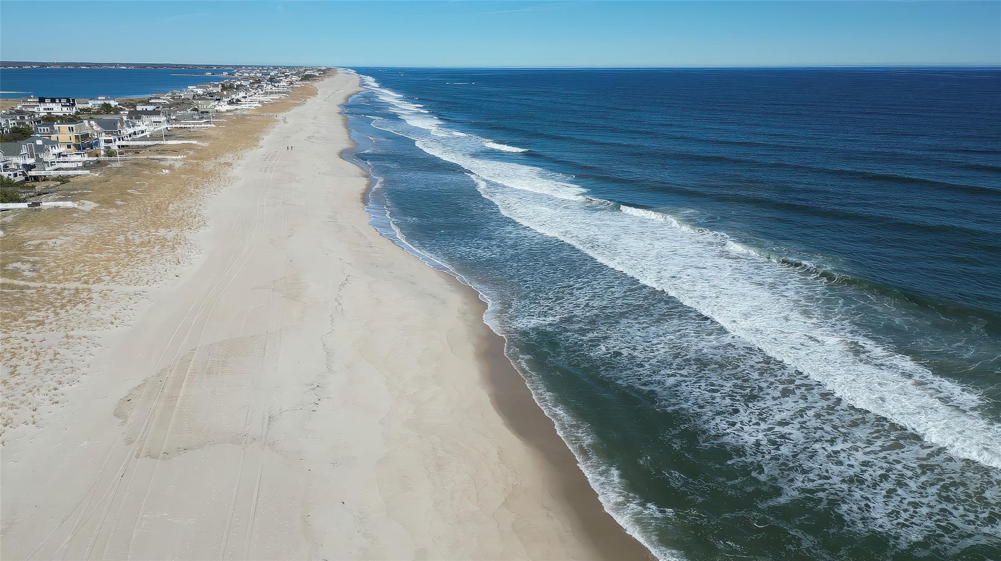 825 Dune Road