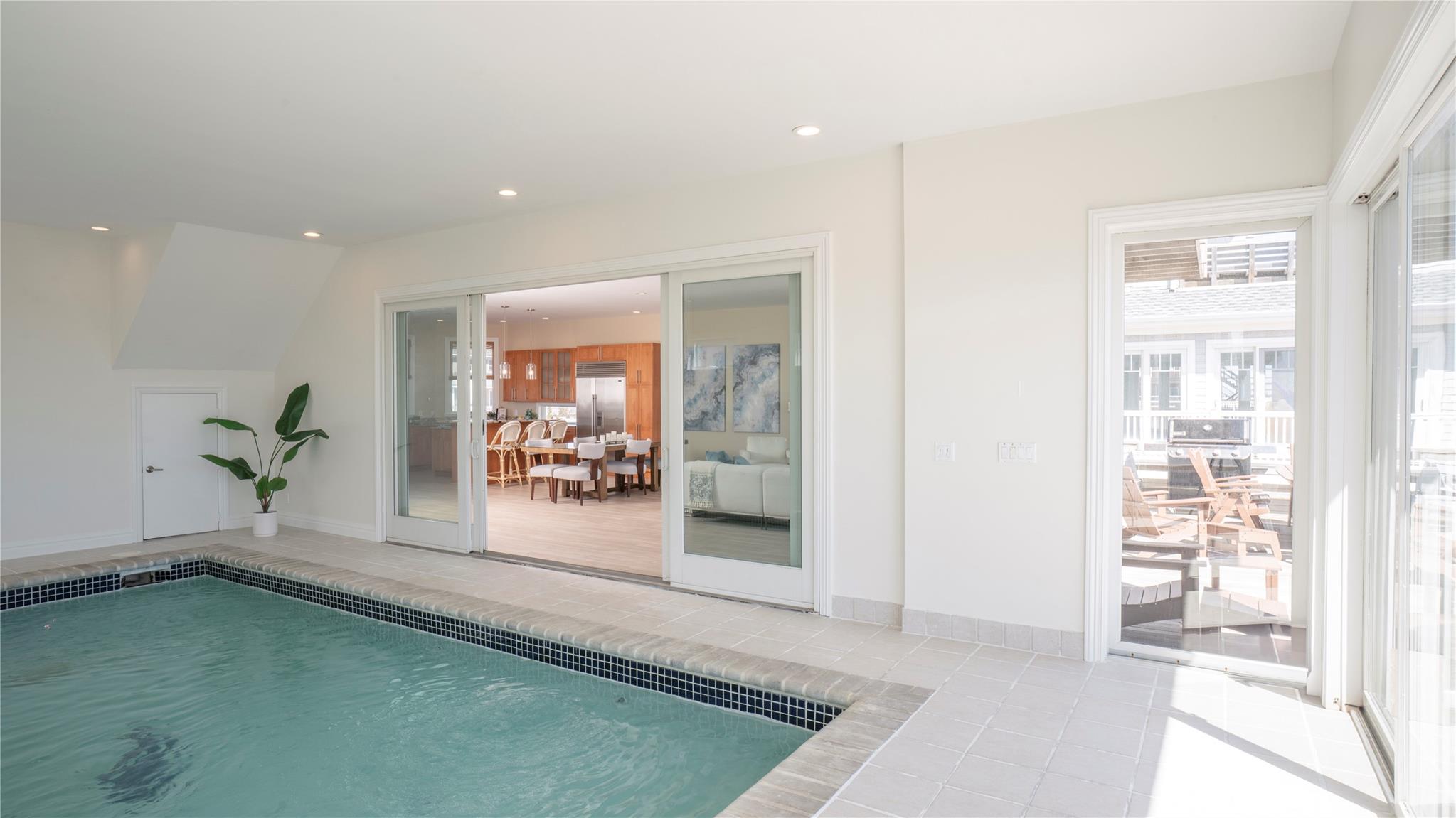 825 Dune Road
