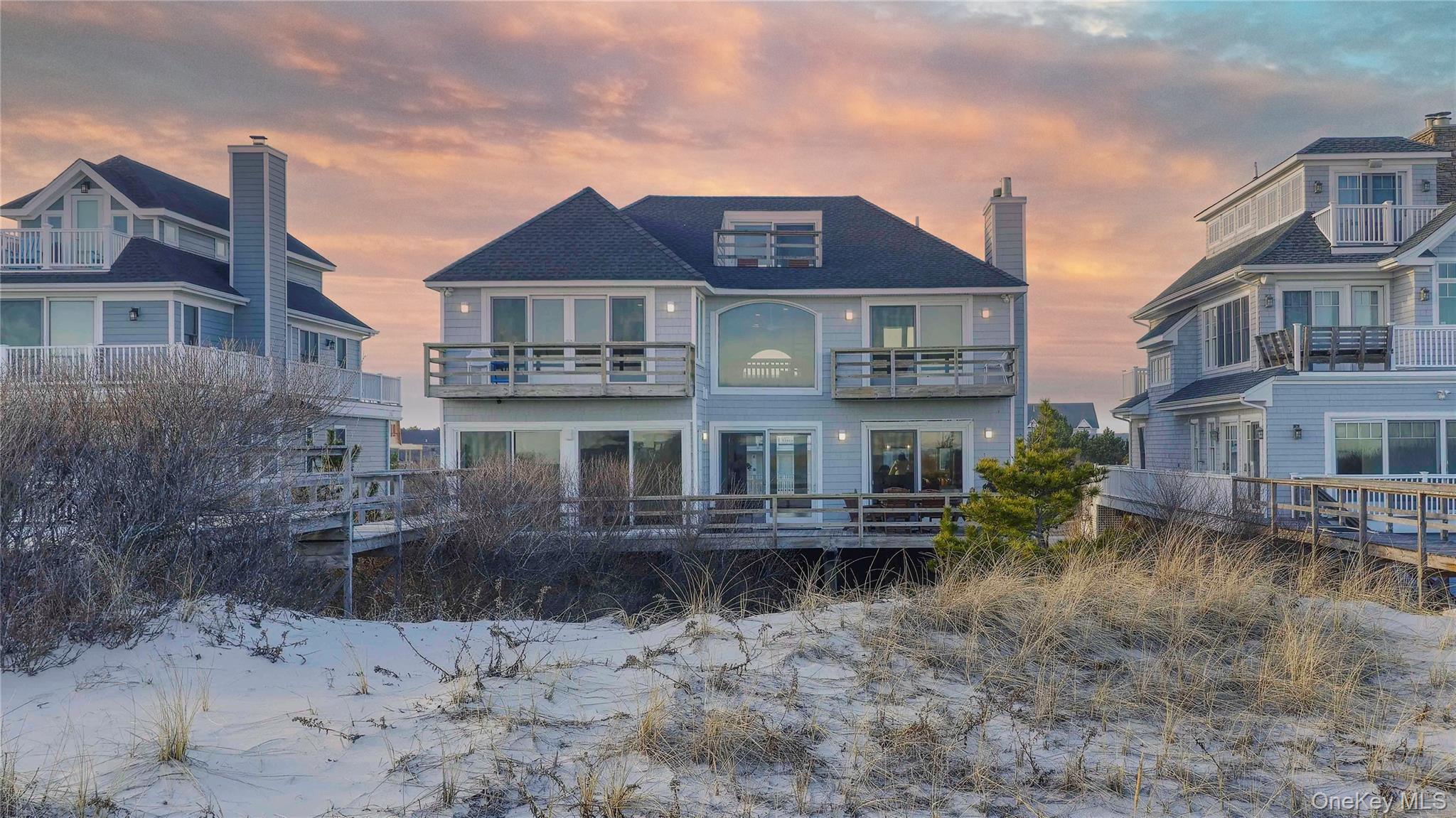 825 Dune Road