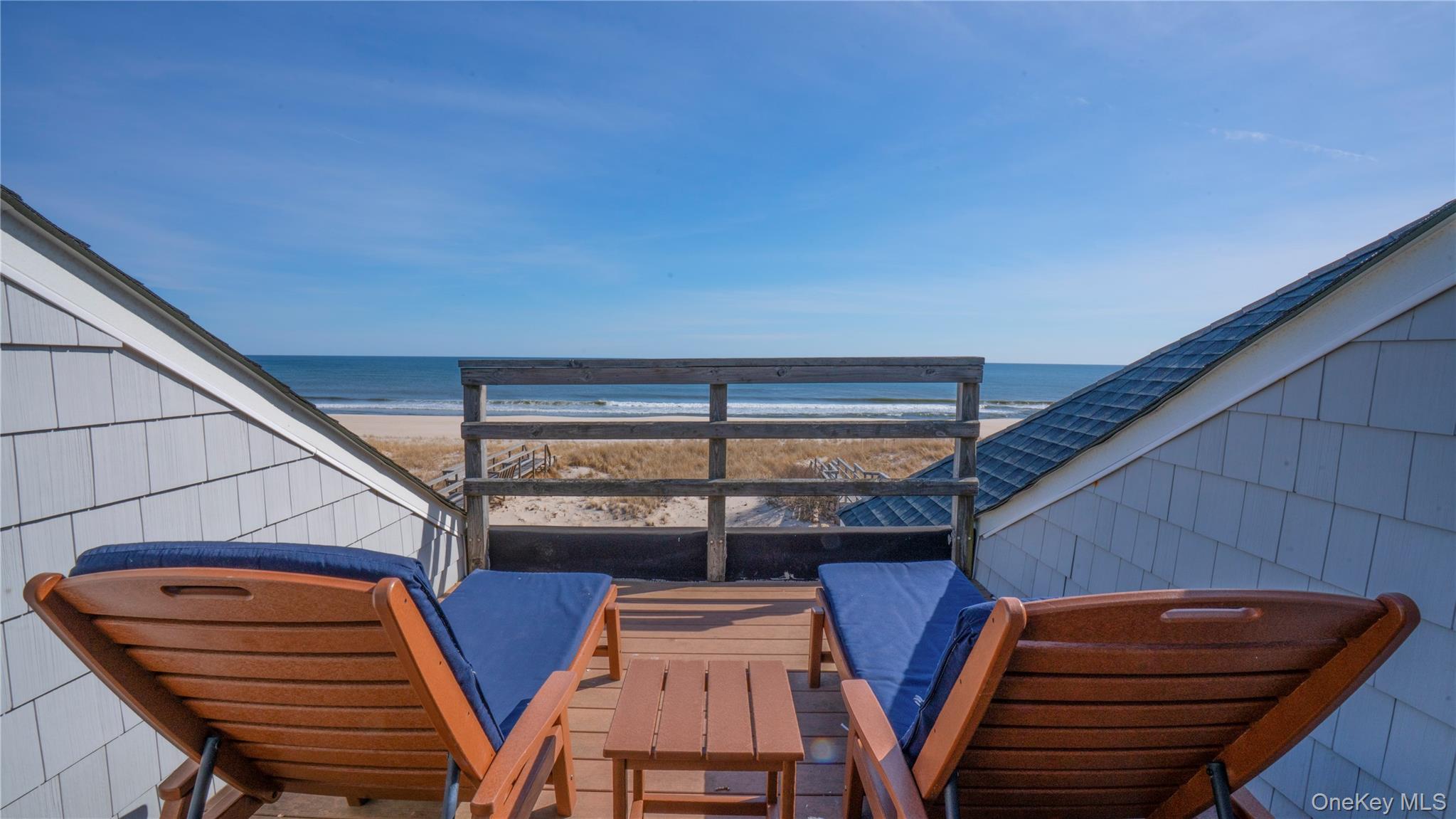 825 Dune Road