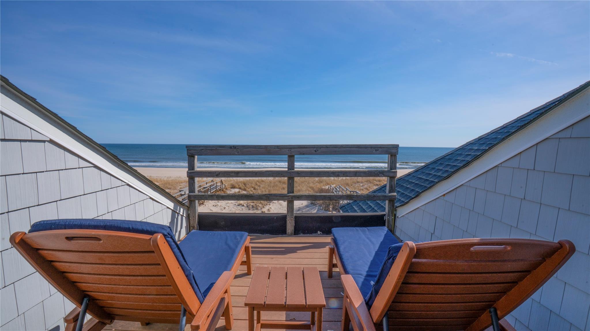 825 Dune Road