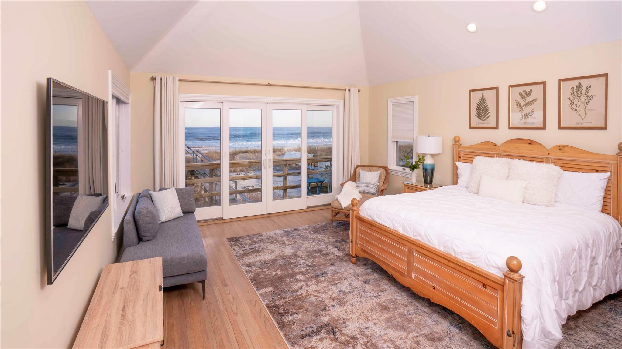 825 Dune Road