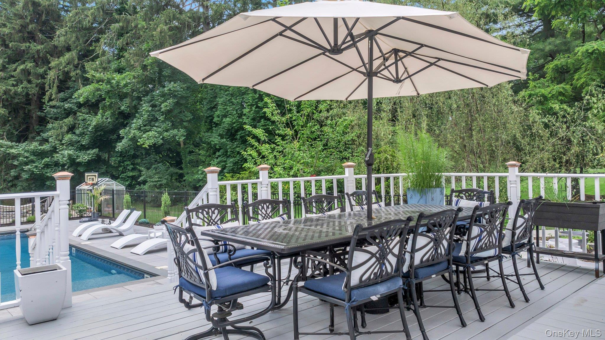 304 Syosset Woodbury Road