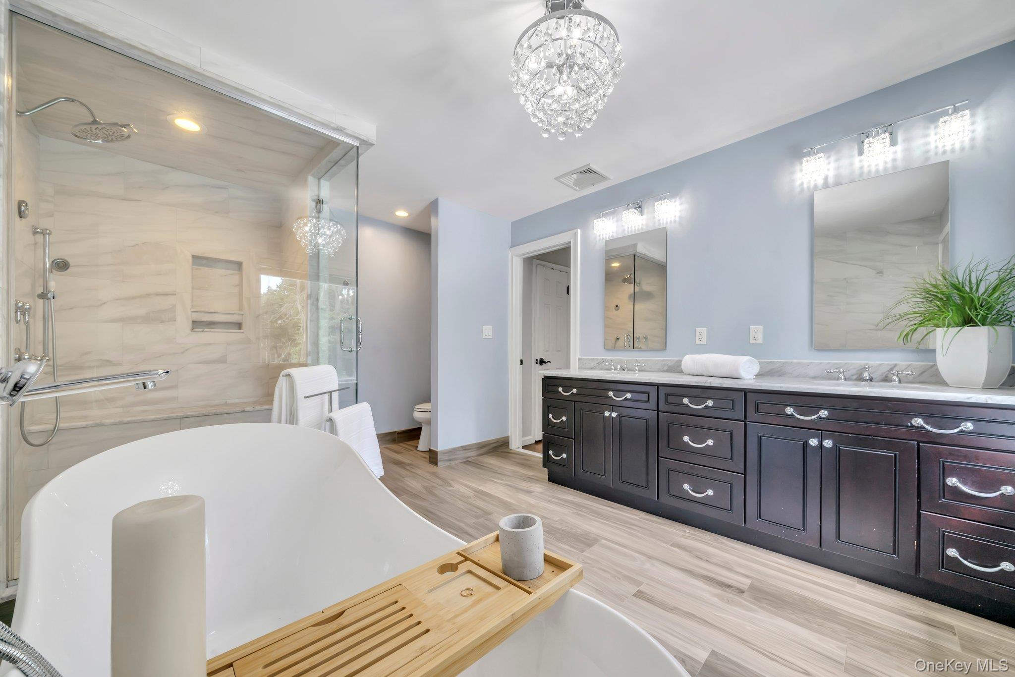 304 Syosset Woodbury Road