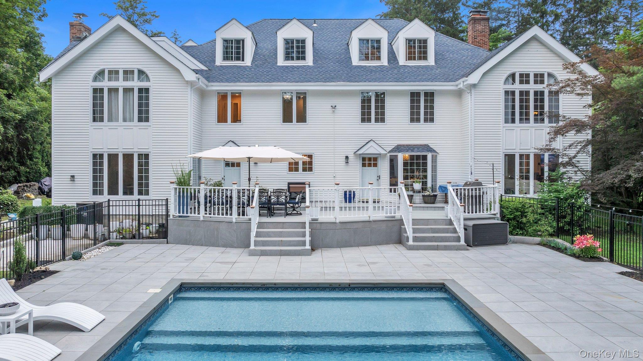 304 Syosset Woodbury Road