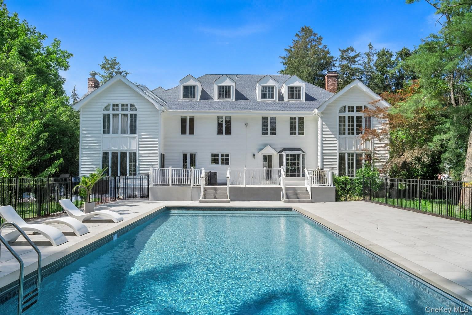 304 Syosset Woodbury Road