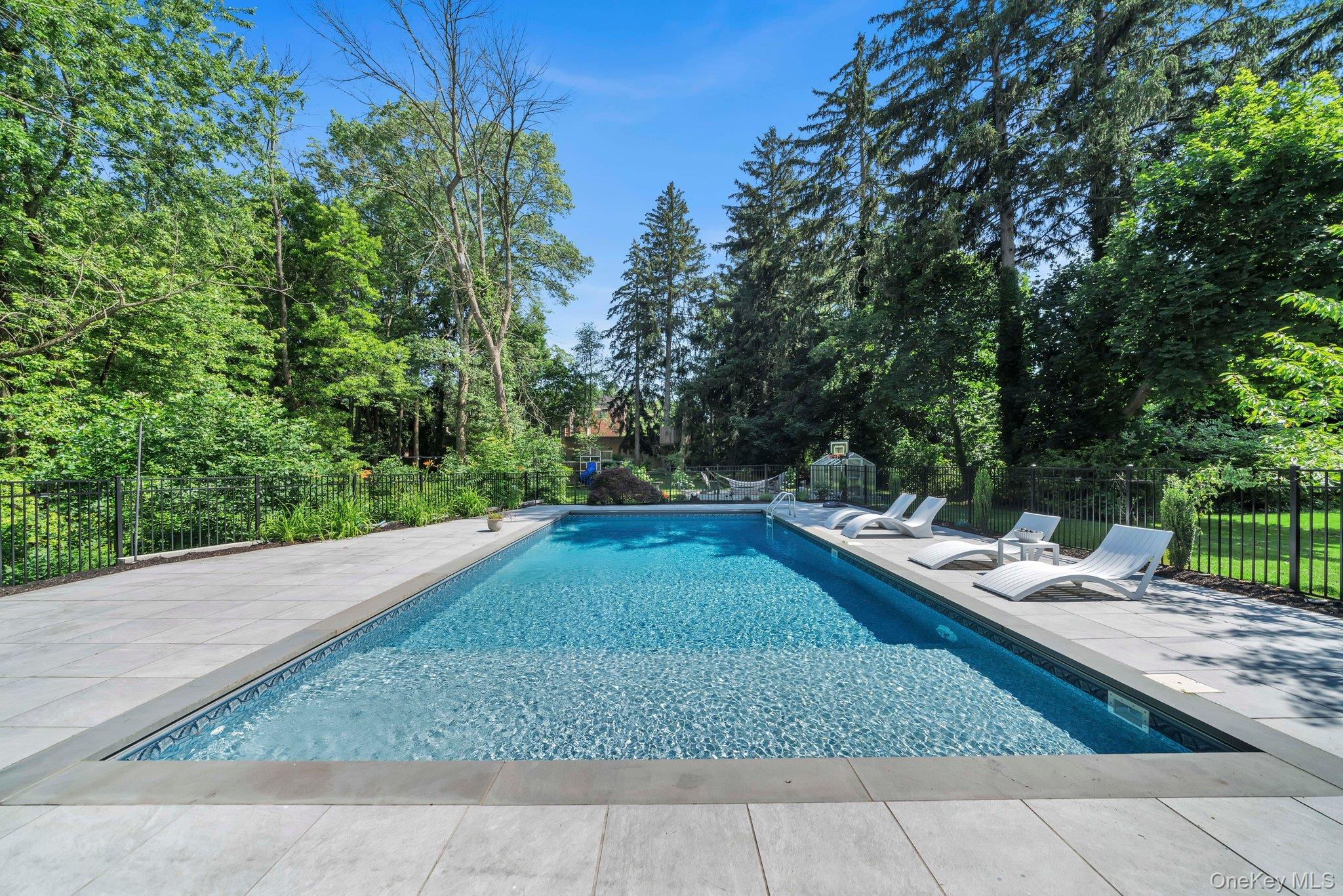 304 Syosset Woodbury Road