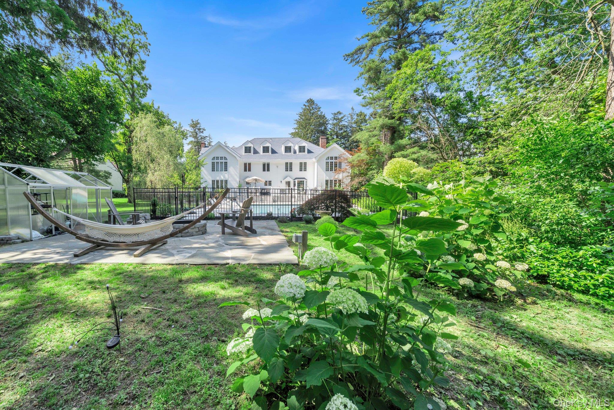 304 Syosset Woodbury Road