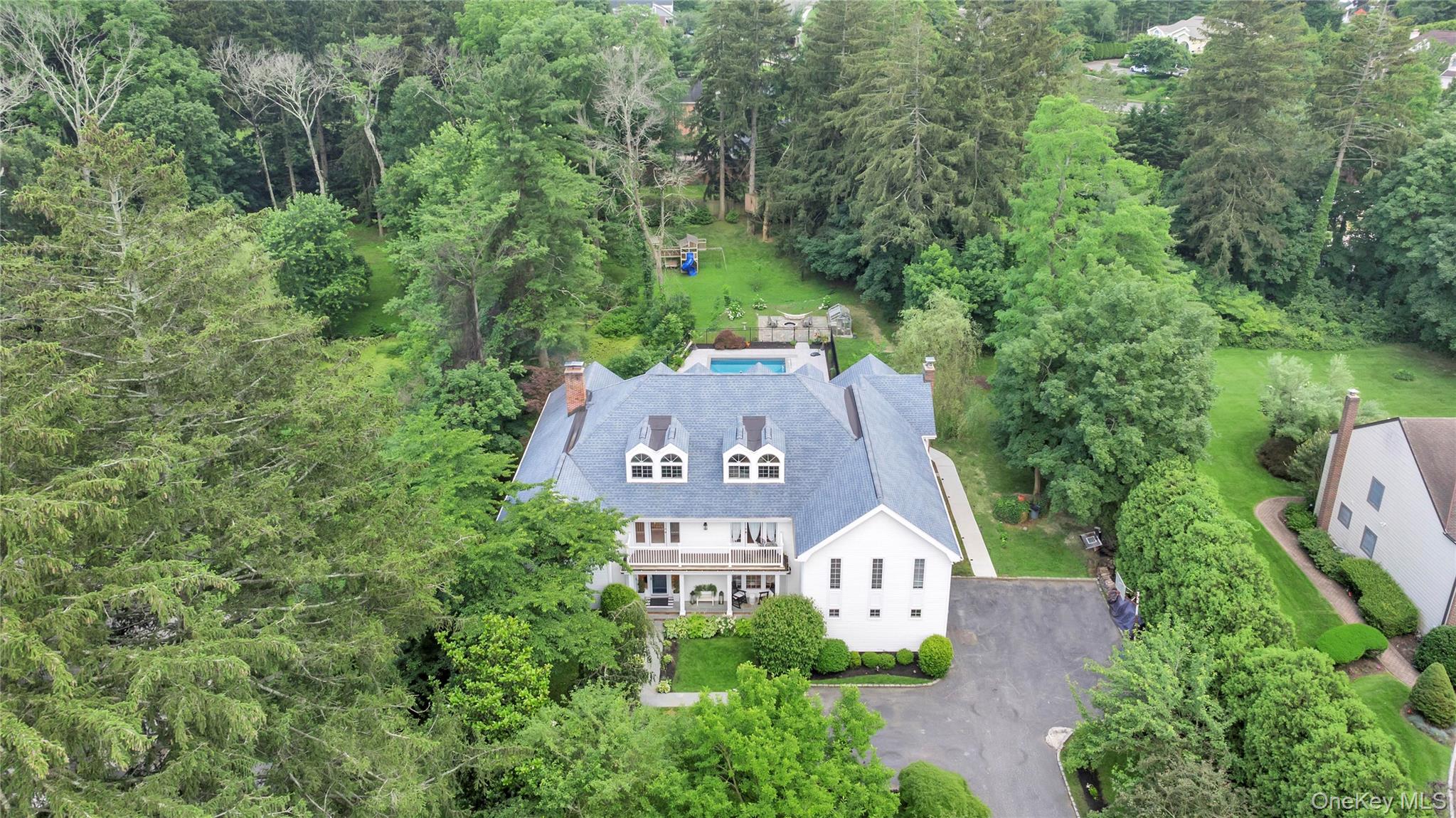 304 Syosset Woodbury Road