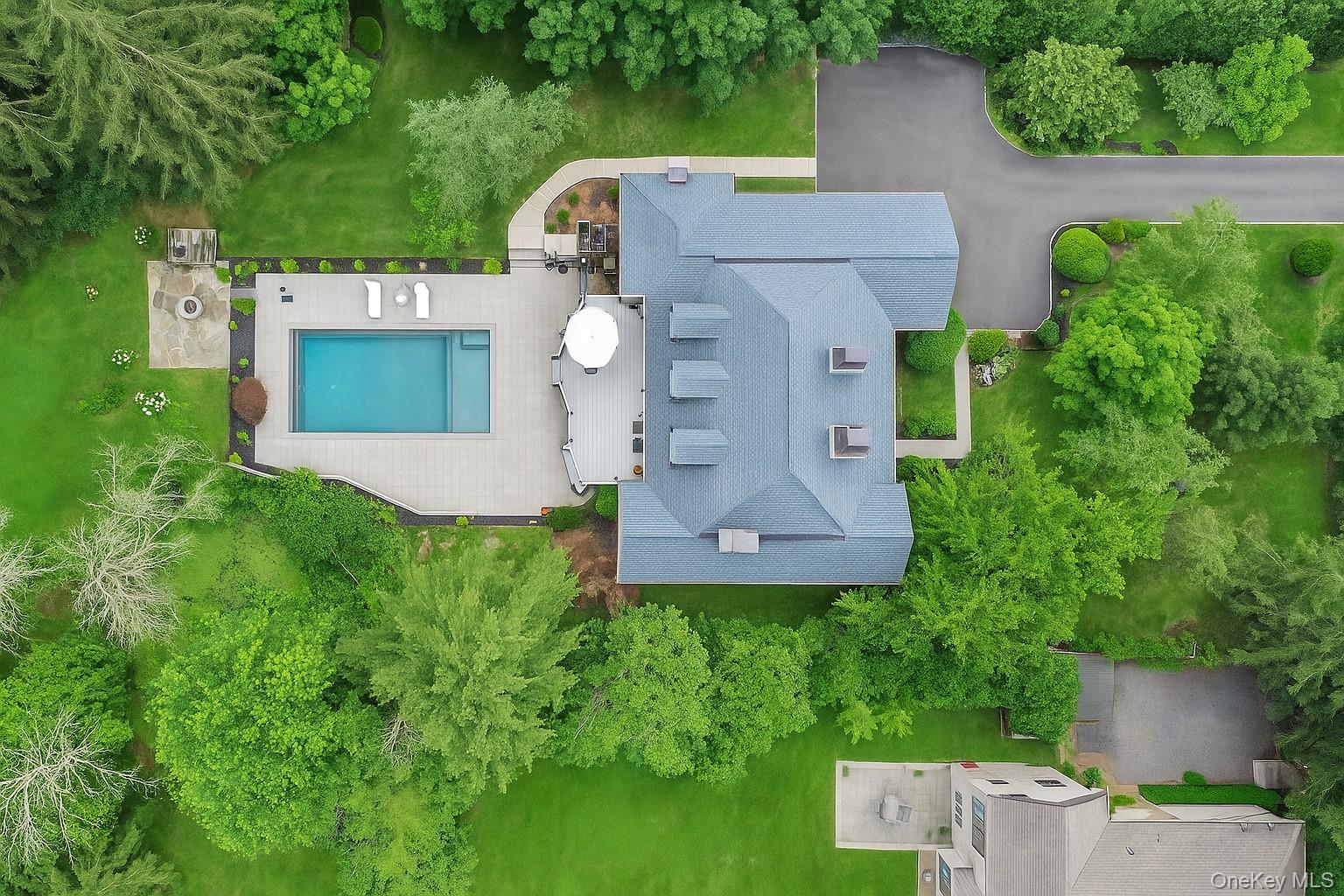 304 Syosset Woodbury Road