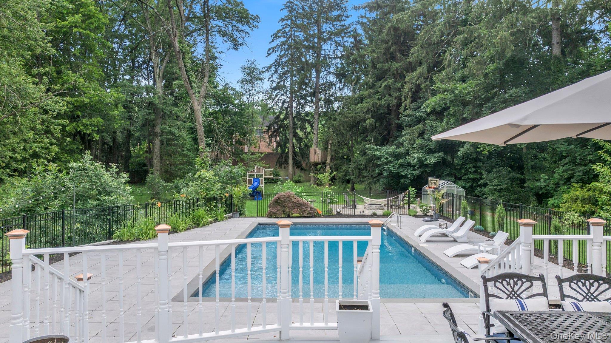 304 Syosset Woodbury Road