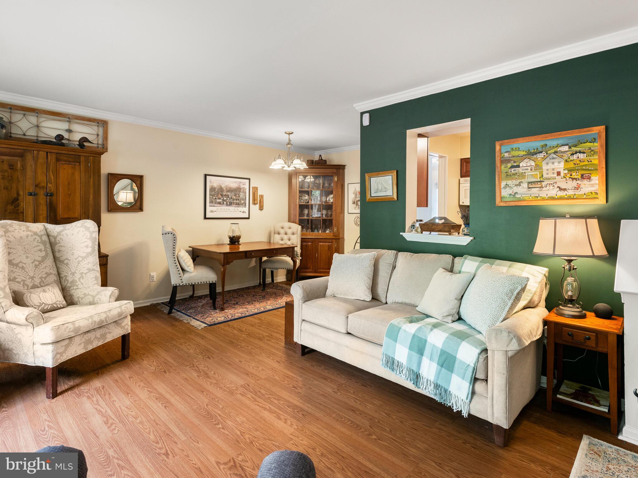 81 E Thomas Ct