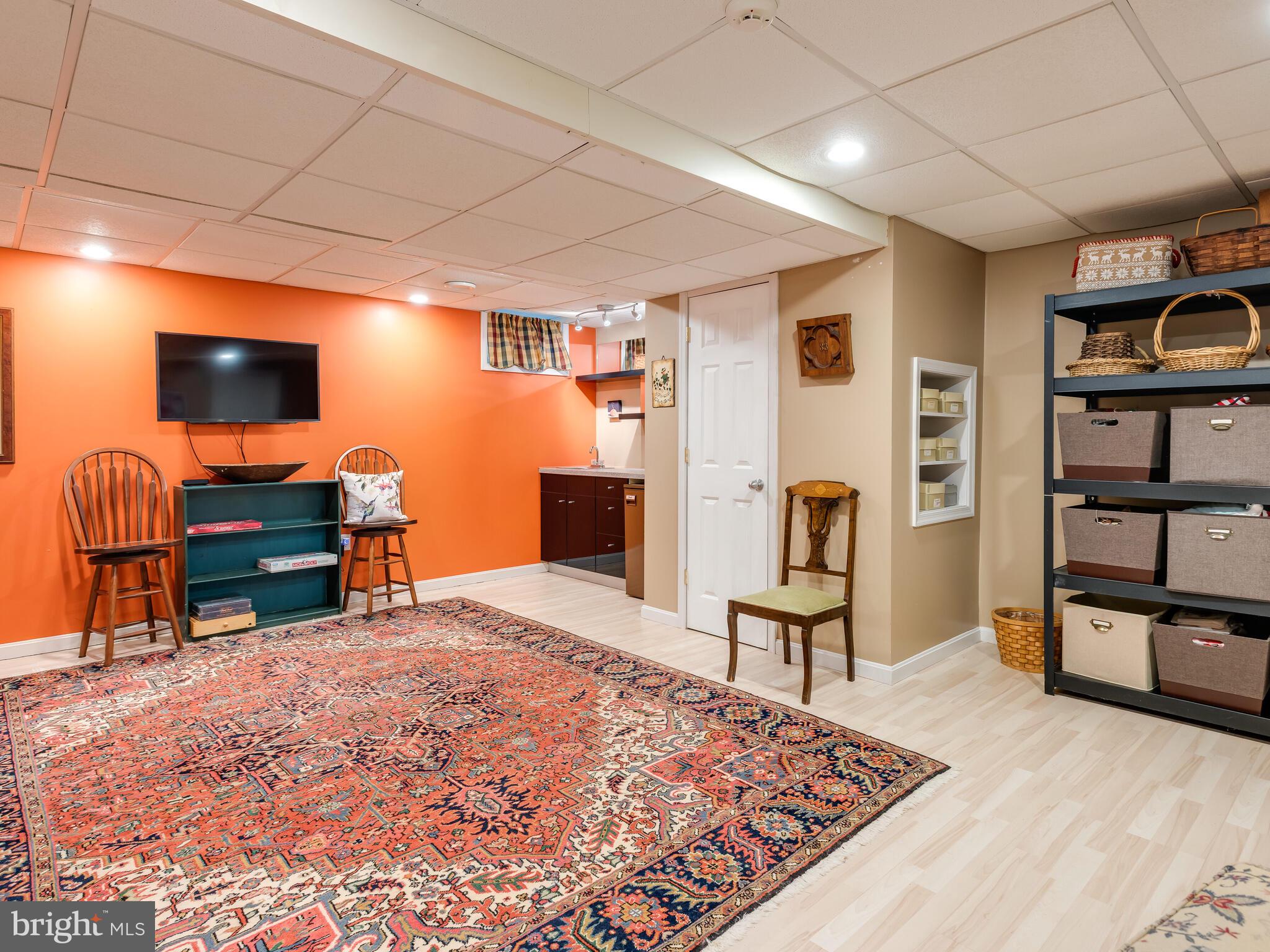 81 E Thomas Ct