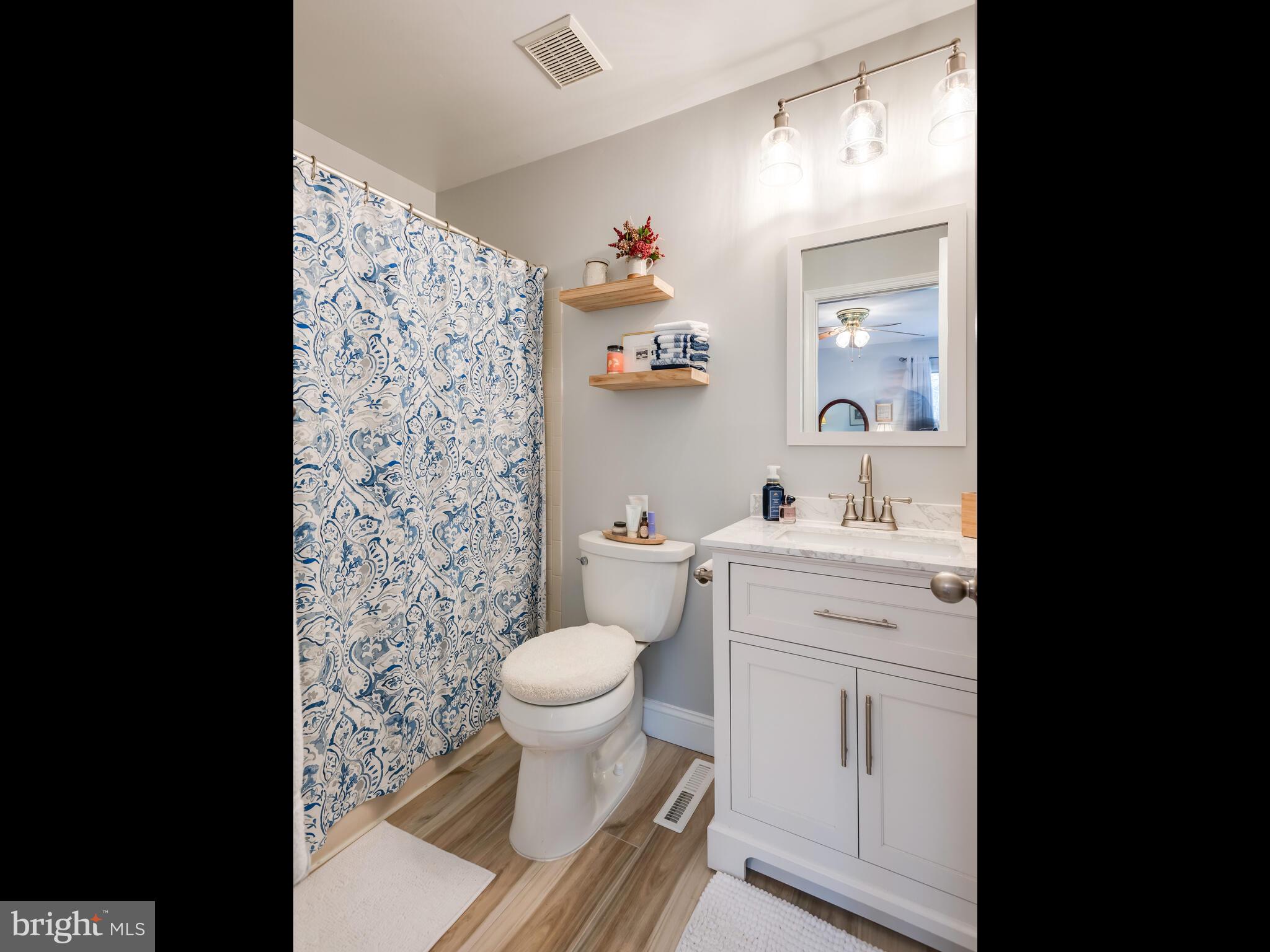 81 E Thomas Ct