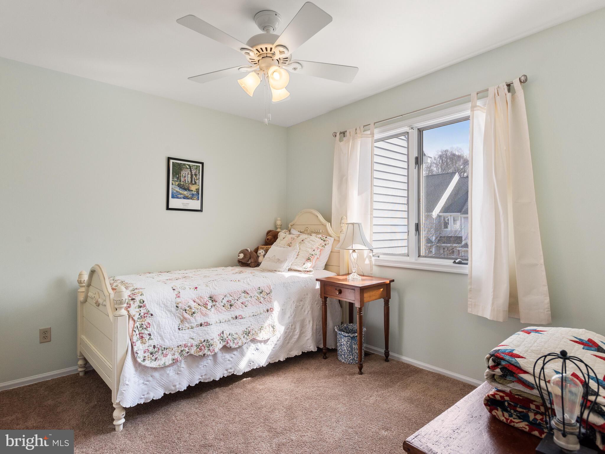 81 E Thomas Ct