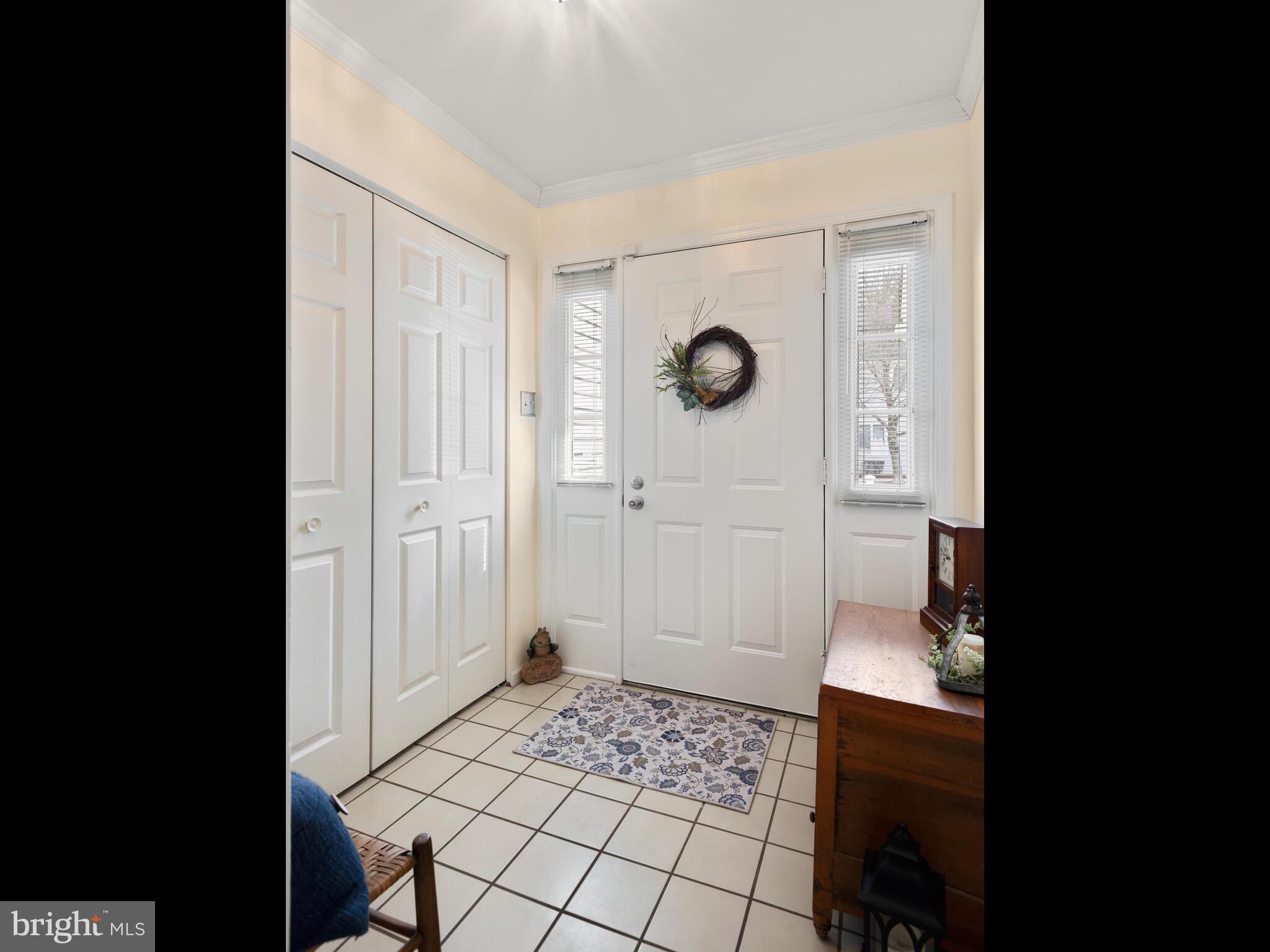 81 E Thomas Ct