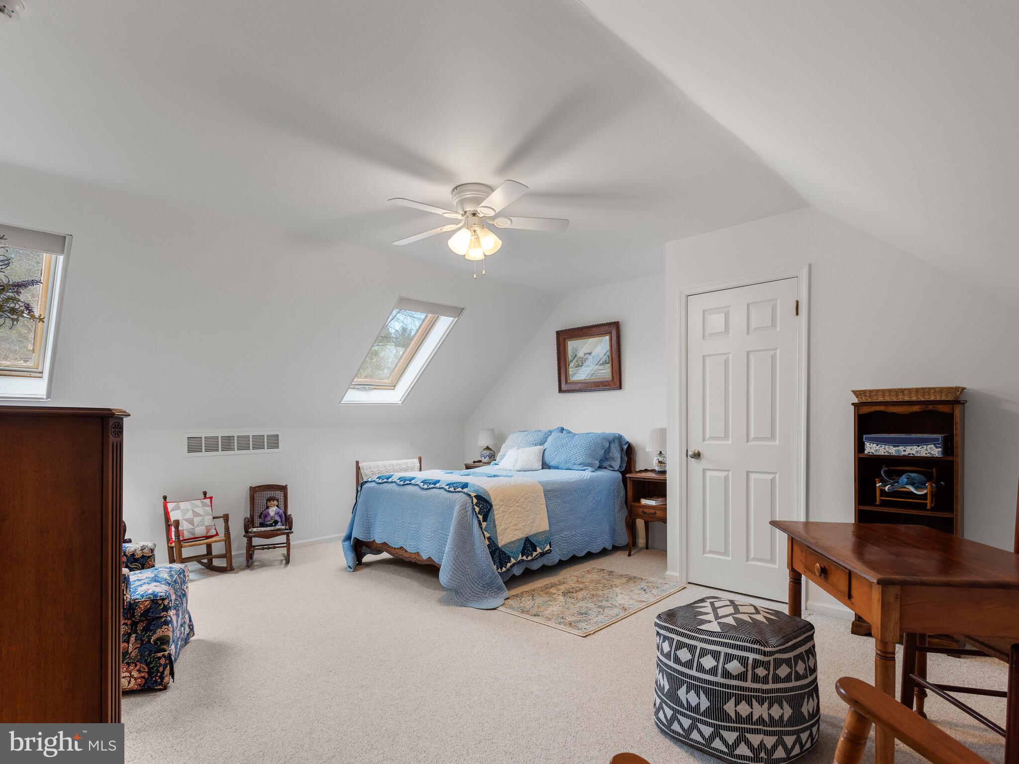 81 E Thomas Ct
