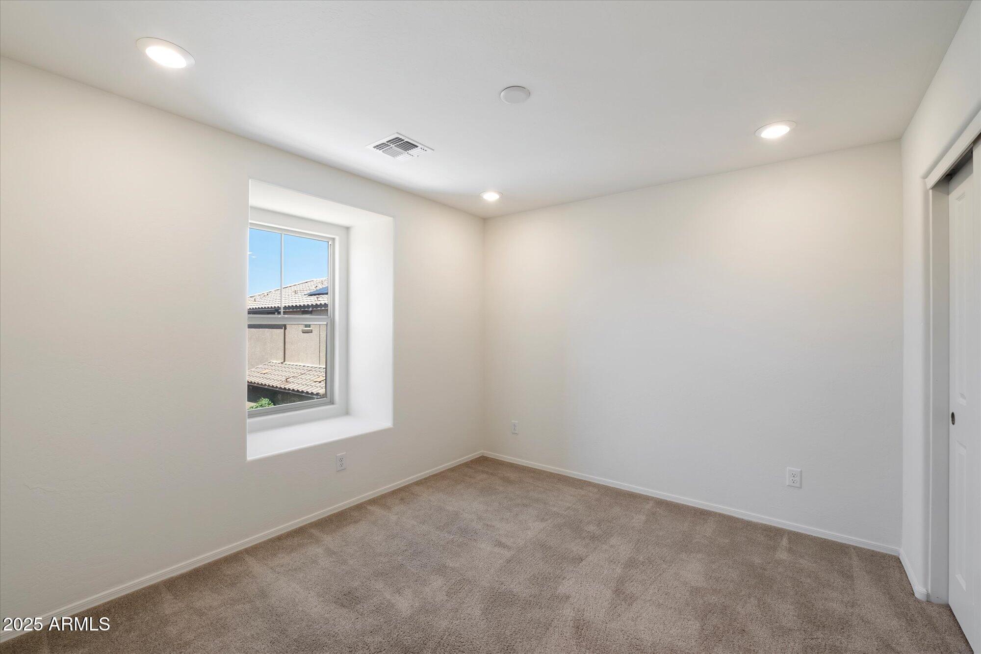 2952 S WASHINGTON Street