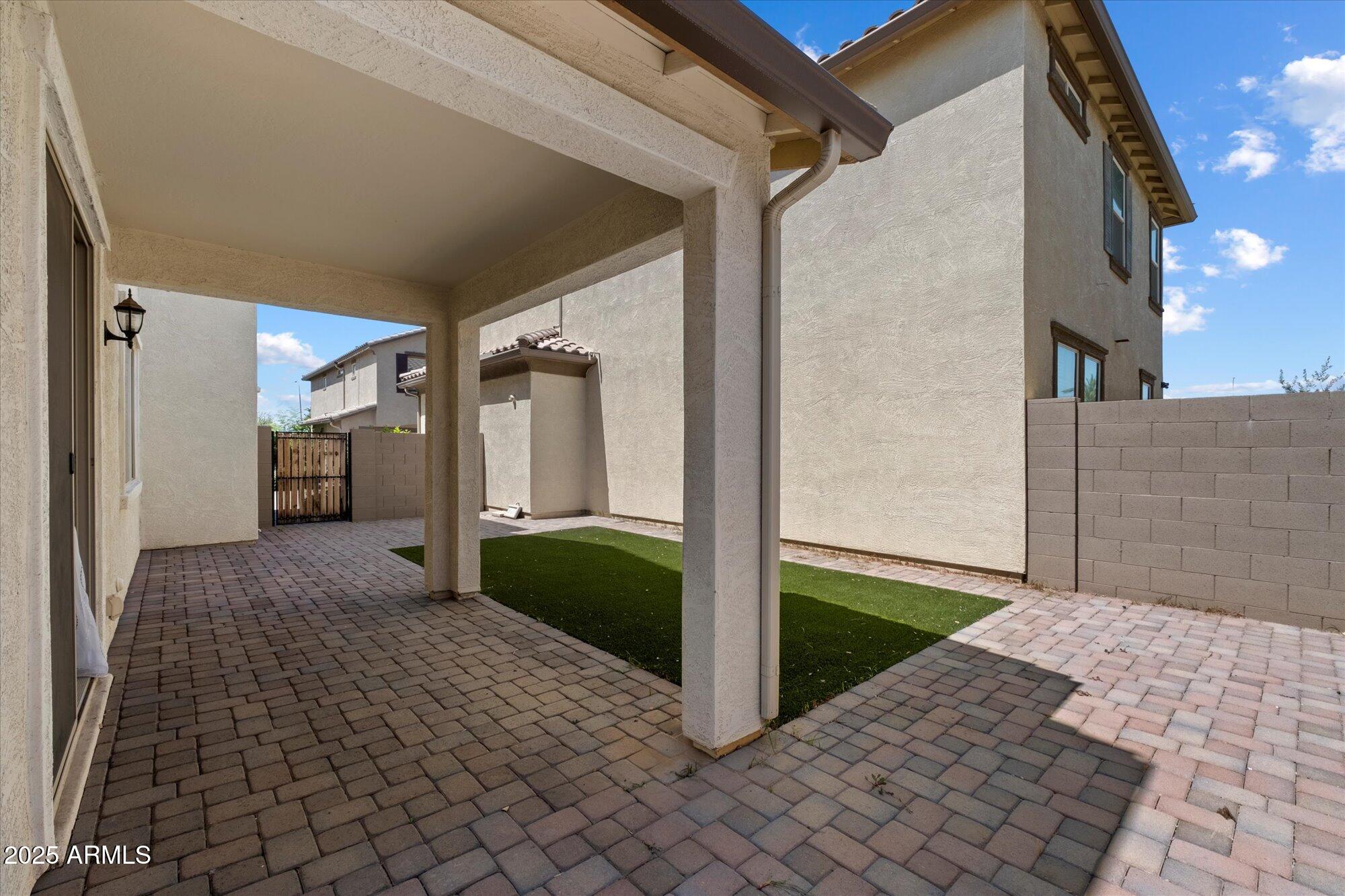 2952 S WASHINGTON Street