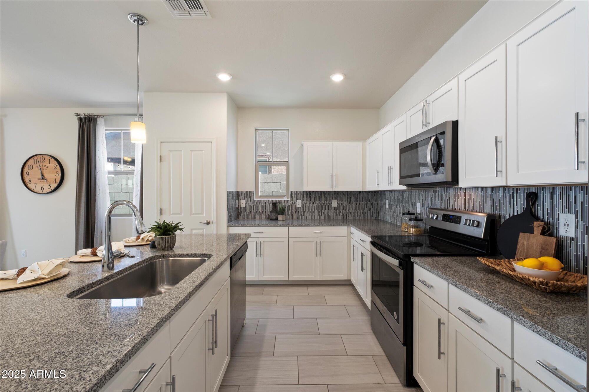 2952 S WASHINGTON Street