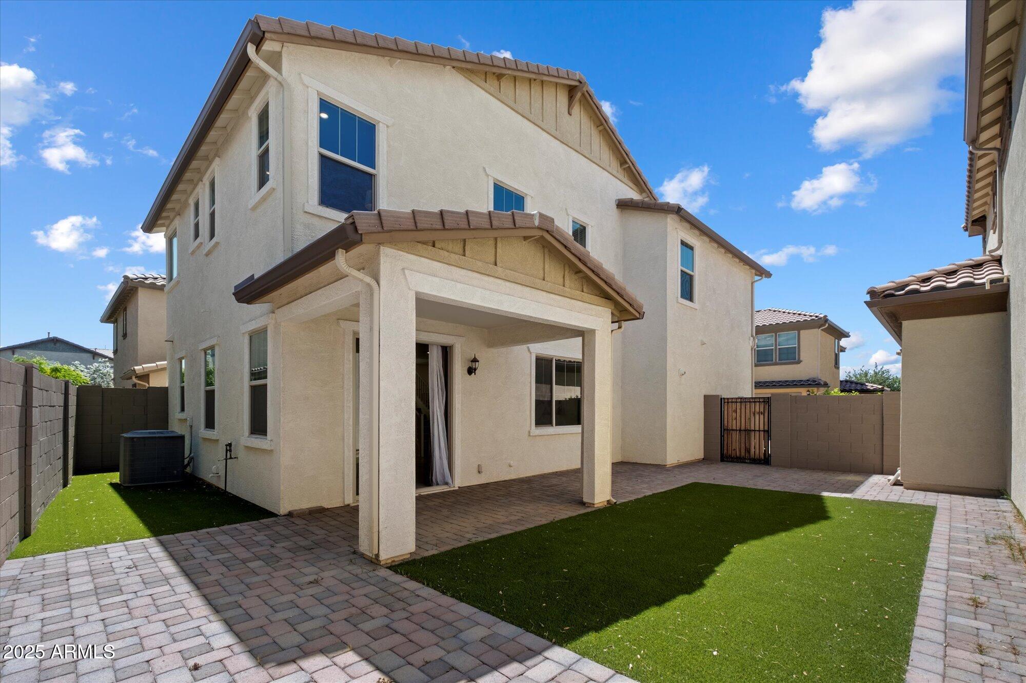 2952 S WASHINGTON Street