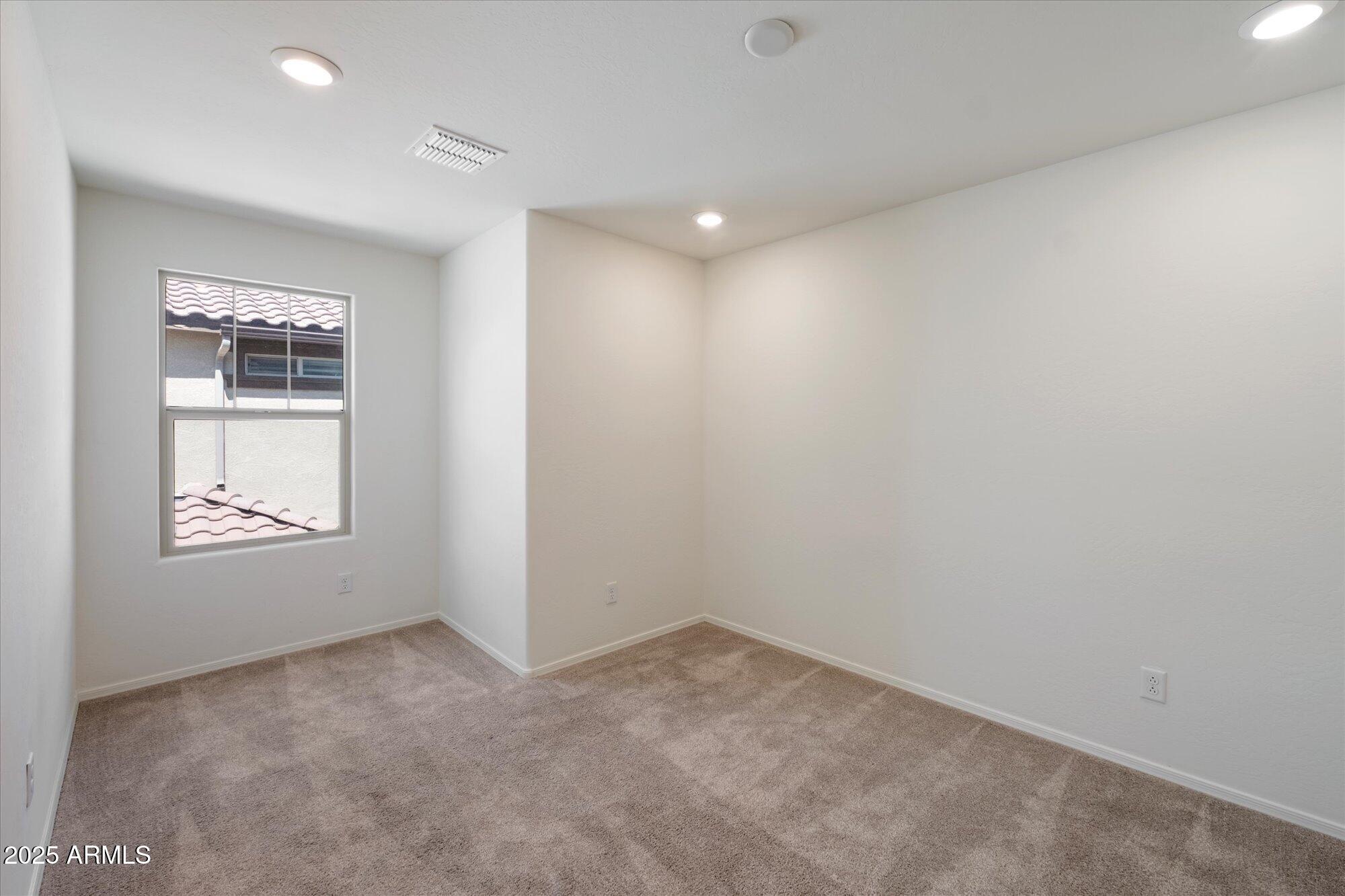 2952 S WASHINGTON Street