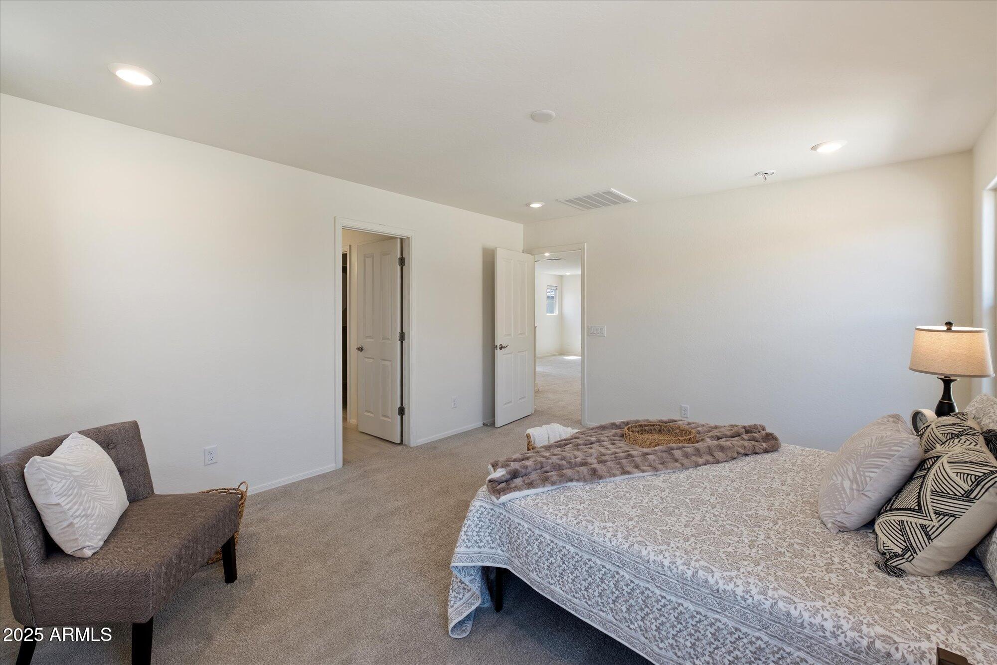 2952 S WASHINGTON Street