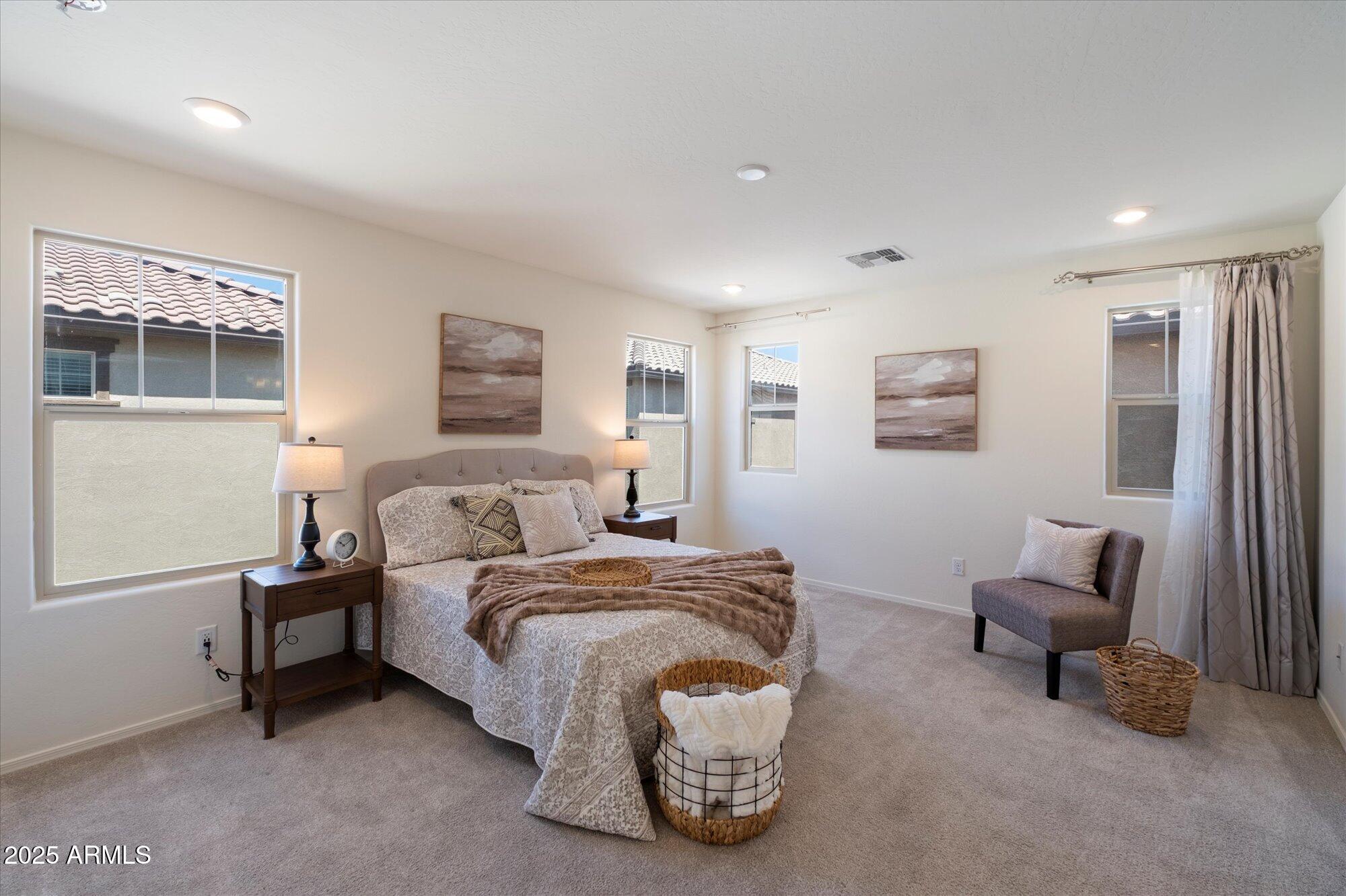 2952 S WASHINGTON Street