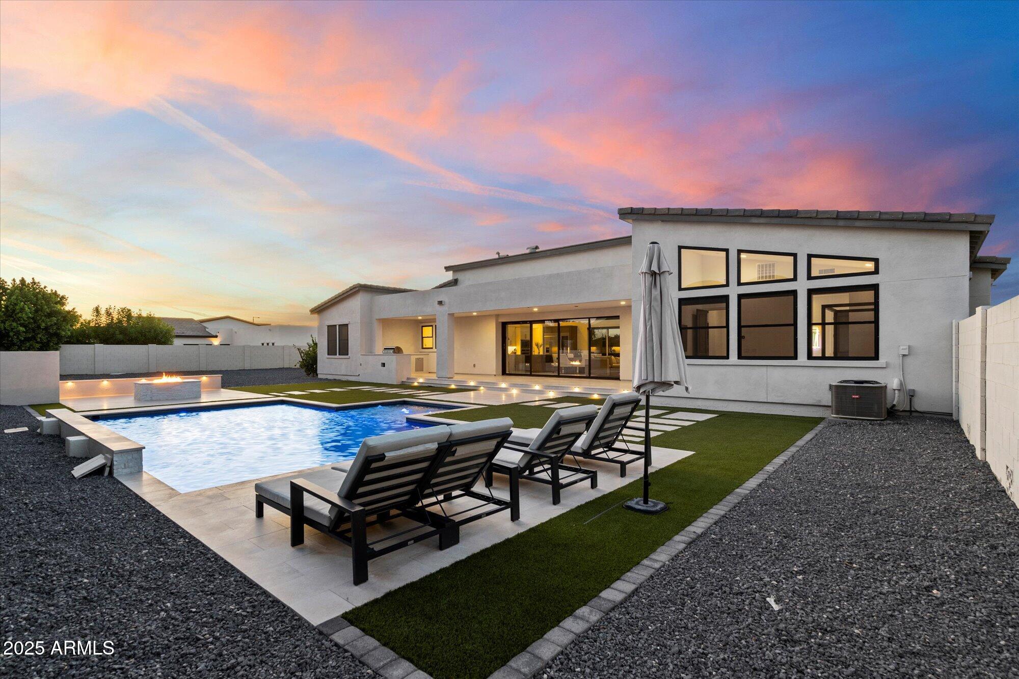 21985 E SUNSET Drive