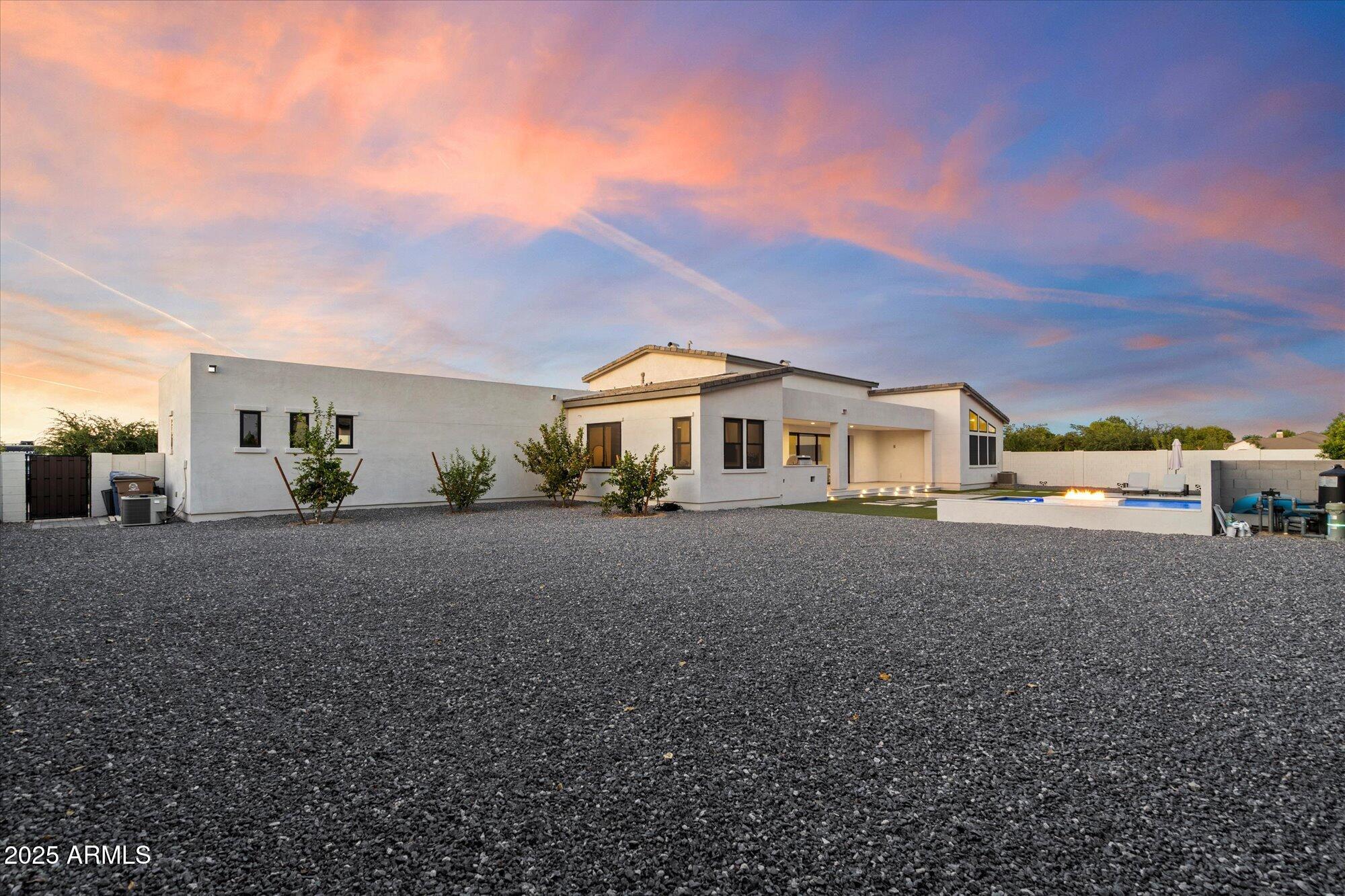 21985 E SUNSET Drive