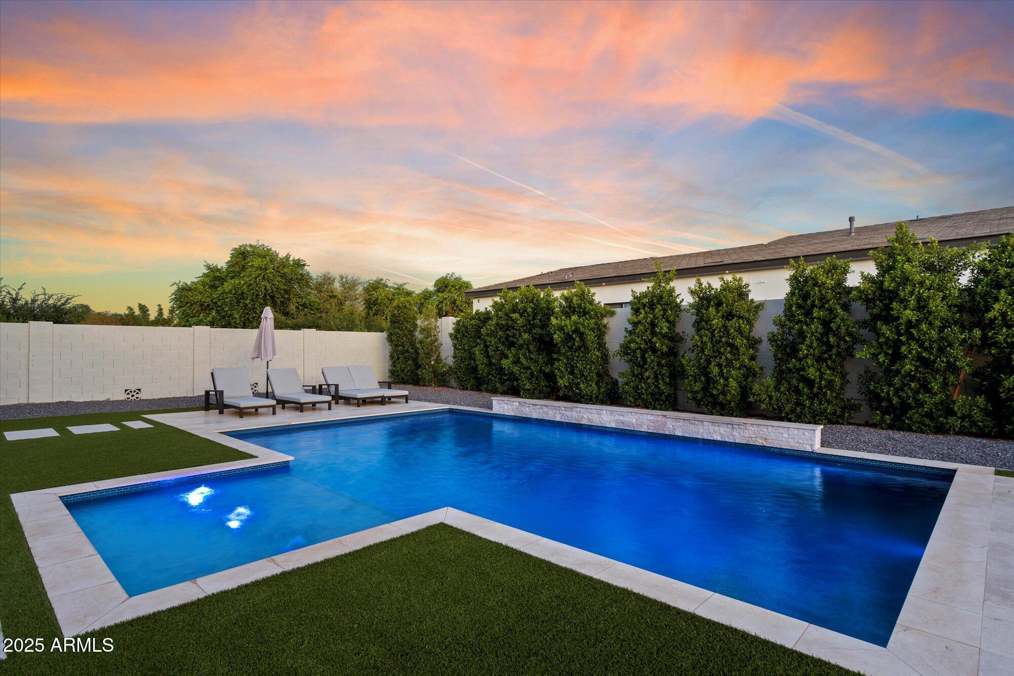 21985 E SUNSET Drive