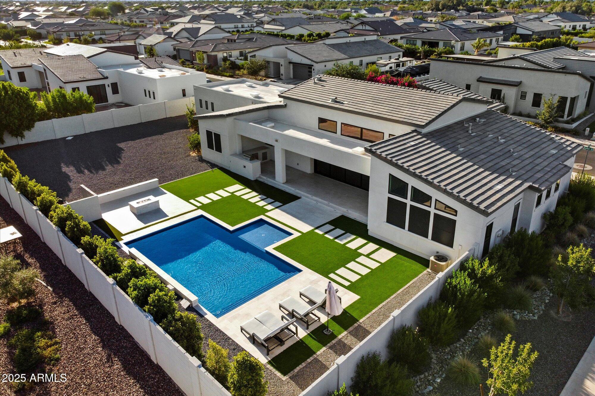 21985 E SUNSET Drive