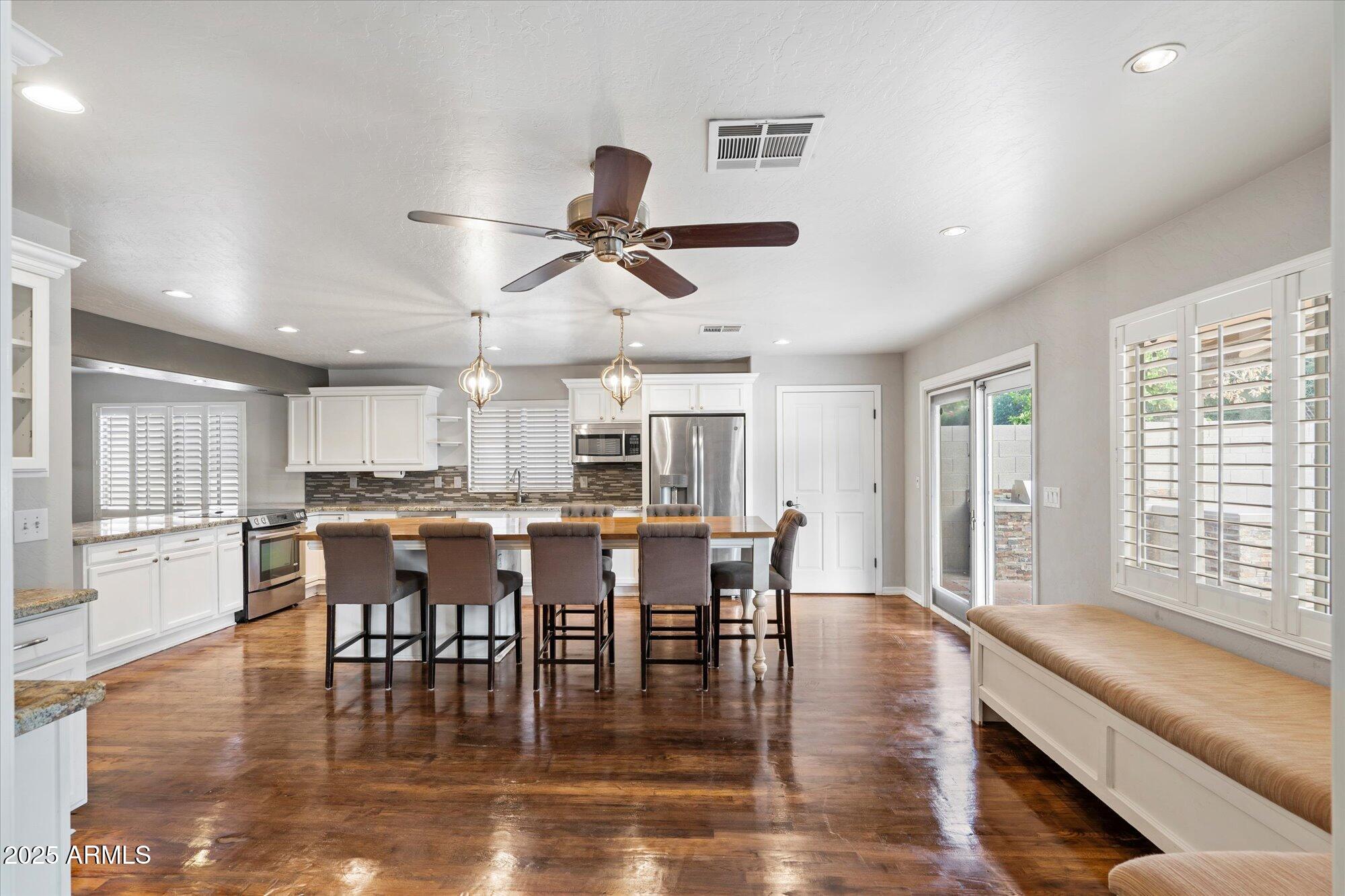 829 E POTTER Drive, Phoenix