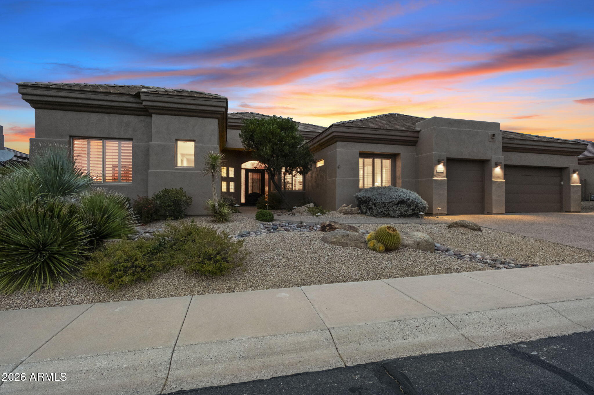 6860 E CRIMSON SKY Trail
