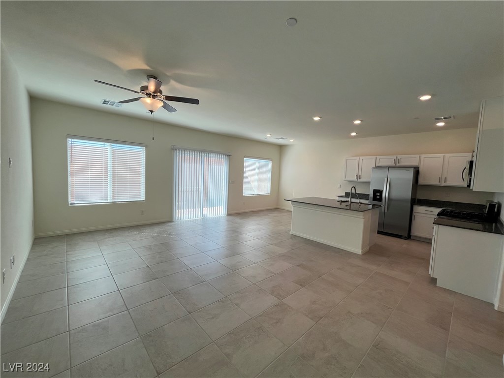 1149 Blue Lovebird Street