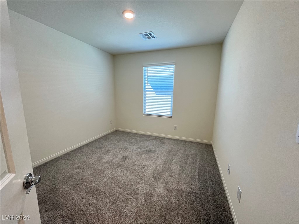 1149 Blue Lovebird Street