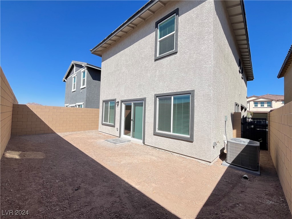 1149 Blue Lovebird Street