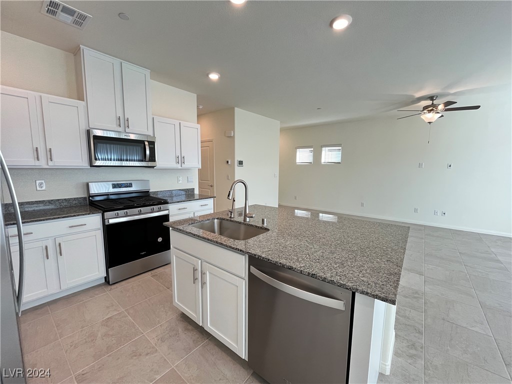 1149 Blue Lovebird Street