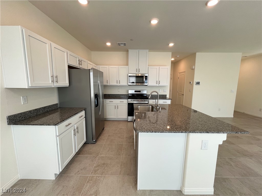 1149 Blue Lovebird Street